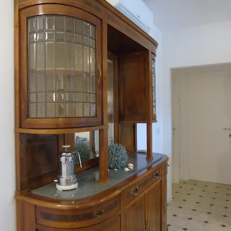 Homiday - 20th Century Apartment *